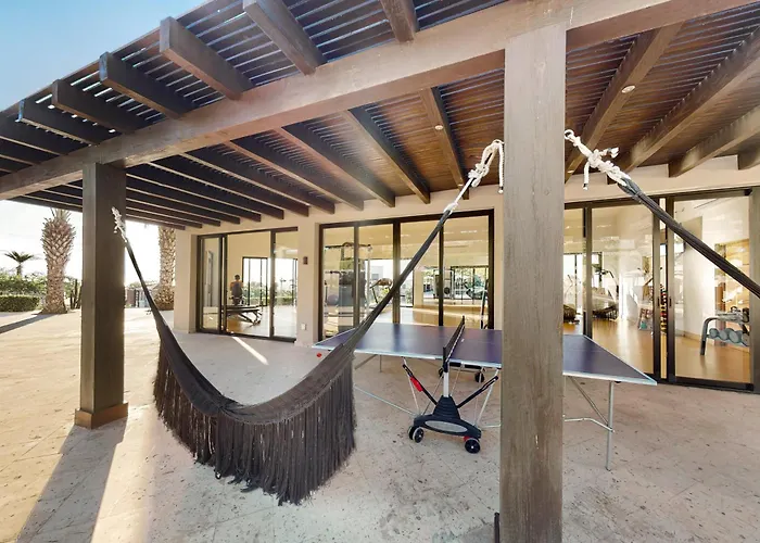 Penthouse With Panoramic Ocean & Arch View!