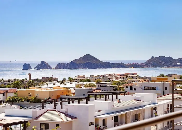 Penthouse With Panoramic Ocean & Arch View! Apartment *